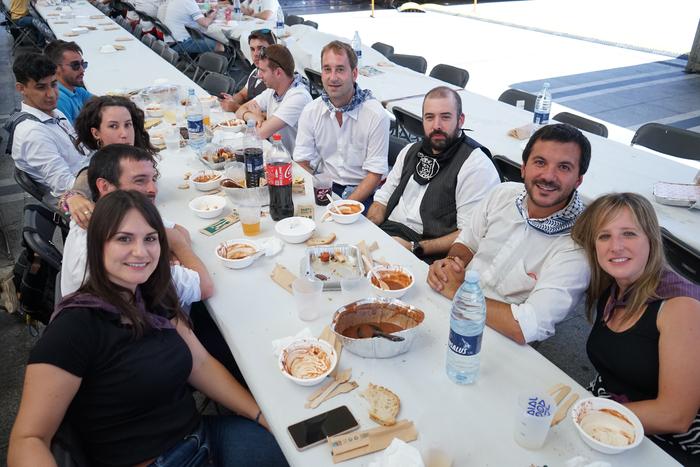 Jendetza batu da kuadrillen  75 1756403603037