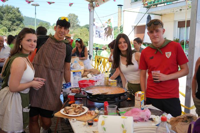 Paella txapelketarekin eta K 22 1755976622176