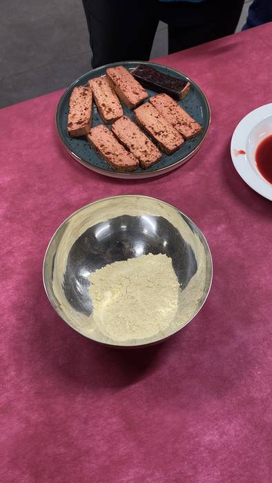 43 lagun jaso ditu "Elikadur 13 1776332264584