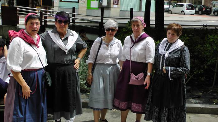 Dantza taldeak taldeak izan  73 1496053199598