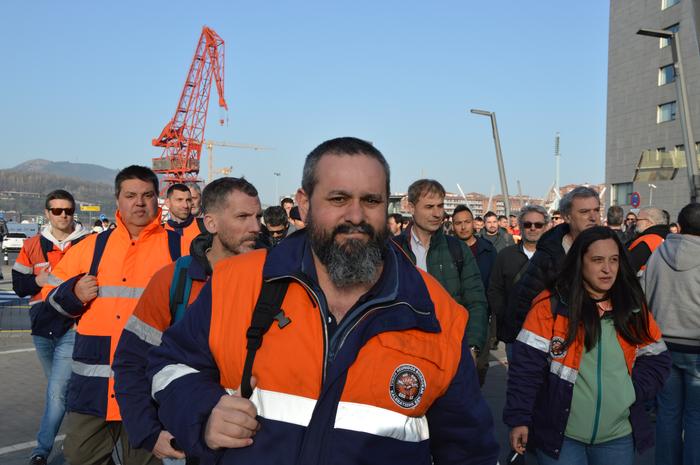 Tubos Reunidoseko langileek  24 1772101352240