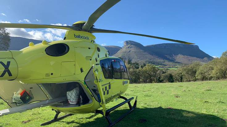 Abere batek zapaldu ostean, erietxera eraman dute pertsona bat helikopteroz