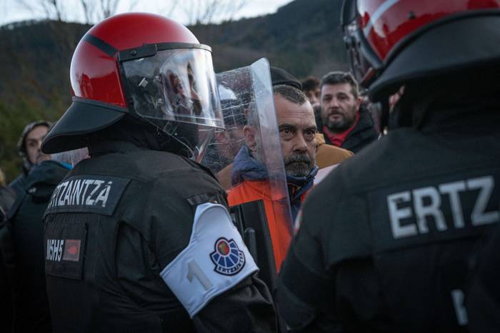 Piketeak, Ertzaintza eta esk 32 1770667666876