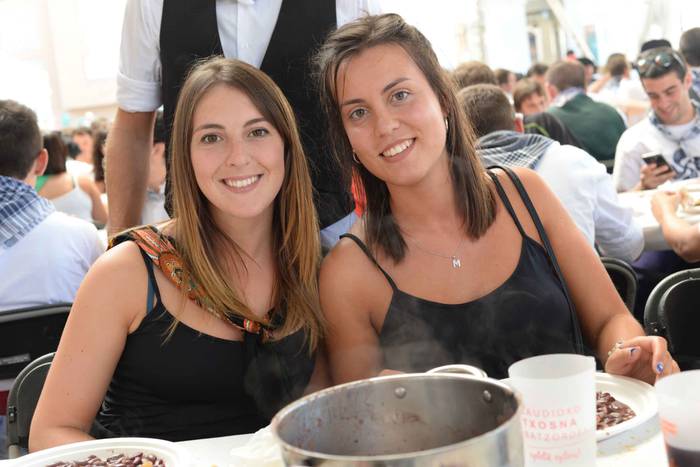 Aldai plaza txiki geratu da  40 1503894020280