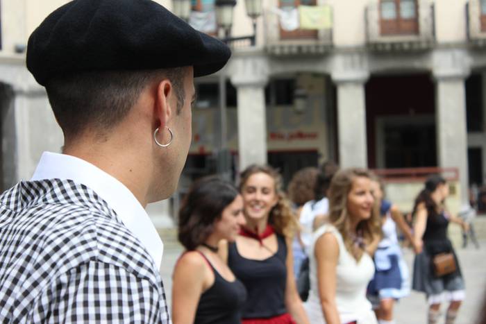 Sokatik tiraka itzuli dira j 29 1503500452486