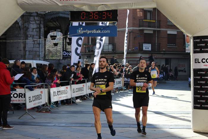 300 korrikalari baino gehiag 55 1517150159663