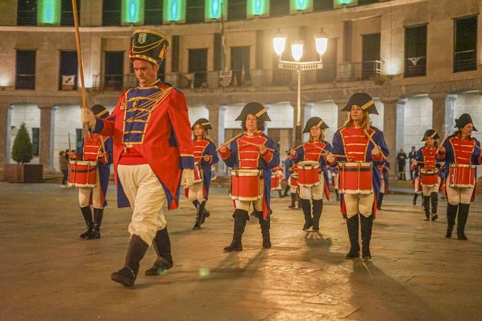 Danbor hotsekin eta ikurriña 32 1777382166309