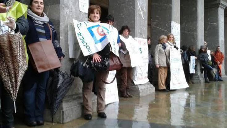 Lantze eta adinekoen egoitzako langileek protestak abiatu dituzte