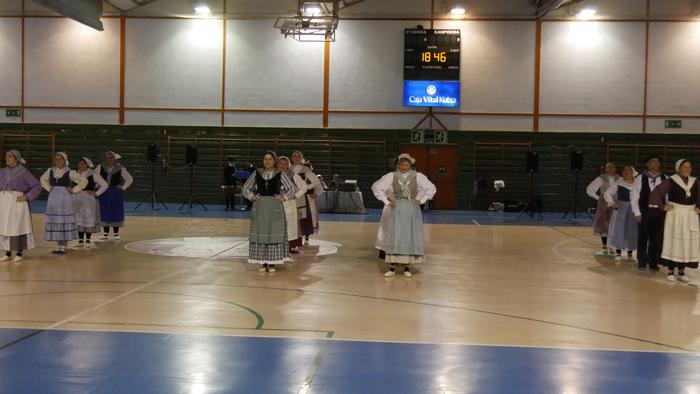 Itxarkundia taldeak Gabonetako erakustaldia egin du Laudion - 6