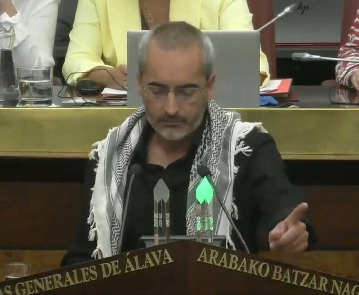 Aiaraldeko industria sektorean utzikeriaz jokatzea leporatu dio Elkarrekin Podemosek Ramiro Gonzalezi