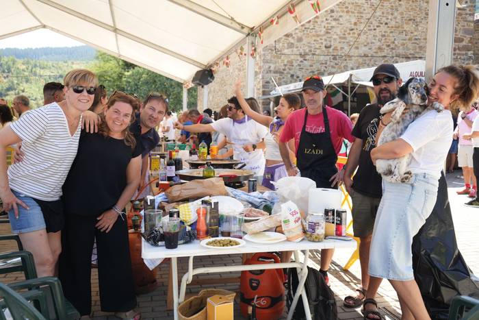 Paella txapelketarekin eta K 15 1755976613335