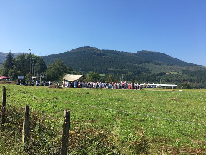 300 lagunek hartu dute parte Jose Arrueren margolanaren antzezpenean - 5