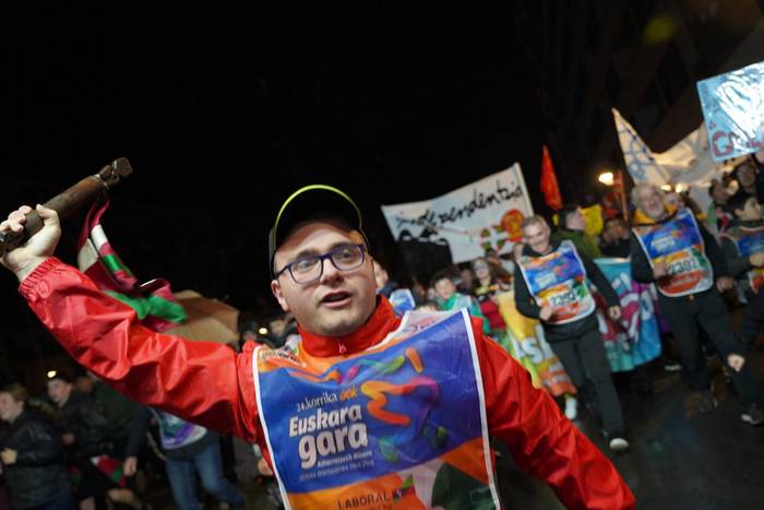 Aldarrikapenez eta pirotekni 178 1774615660868