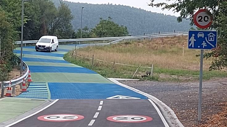 Iberlanda eta Uribarri arteko errepidea partekatuko dute ibilgailuek eta oinezkoek hemendik aurrera