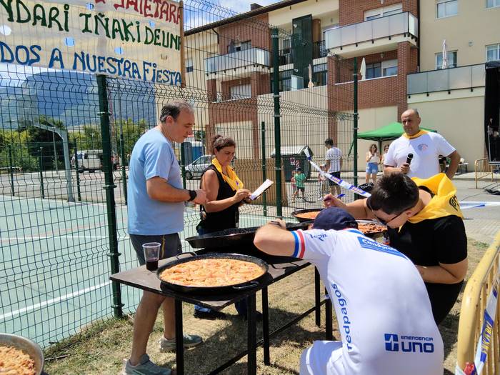 Paella, tortilla eta jokoak  40 1754350725285