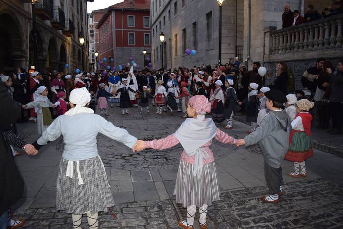 Erauntsi, Olentzero eta Mari 2 1514448138548