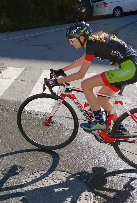 Txirrindulari gazteek erloju 68 1771856283656