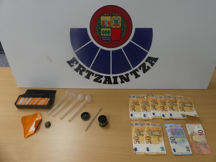 55 gramo speed izateagatik atxilotu zuten atzo gizonezko bat Aretan