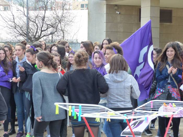 Greba feministaren goizeko t 64 1520512368255