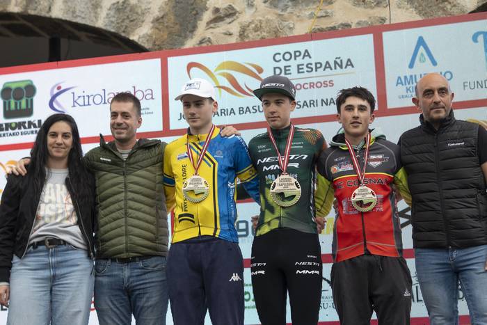 Lucia Gonzalezek eta Kevin S 101 1762015341841