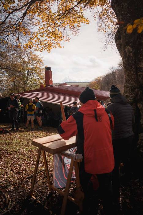 Gorobel Ibilaldiak ehuna men 77 1762257296294