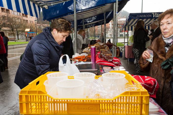 Gabonetako elkartasun azokak 81 1513603017210