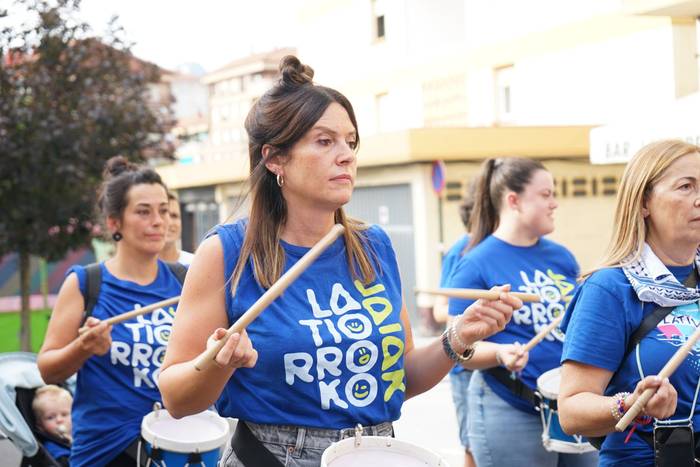 Danbor, buruhandi, dantza et 18 1758311892554