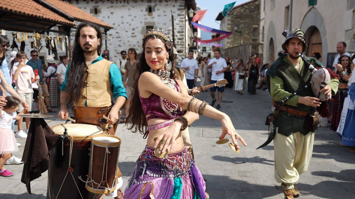 Erdi Aroan egun osoa murgilduta igarotzeko moduko egitaraua prestatu dute larunbatean Artziniegan