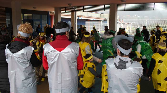 Okondoko umeek dantzatzen os 6 1518278745901