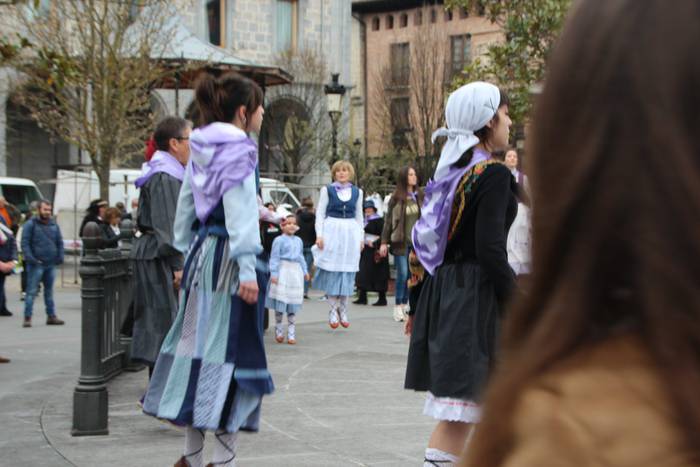 Dantzaren bidez aldarrikatu  34 1520777965935