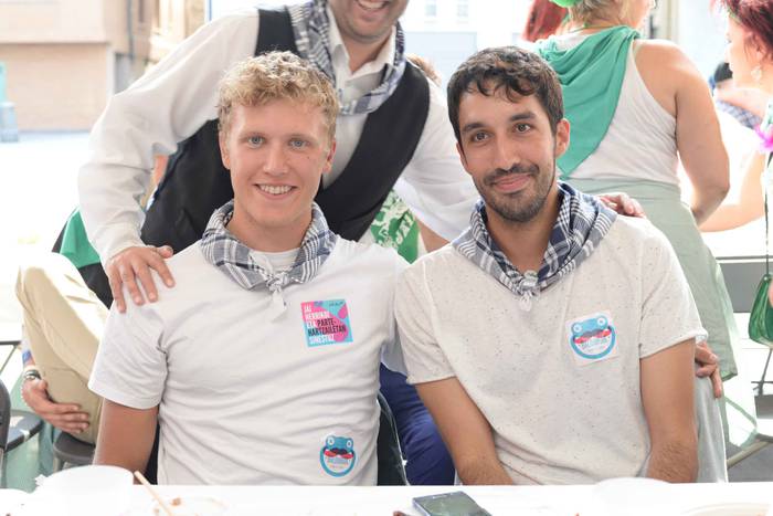 Aldai plaza txiki geratu da  173 1503895545639