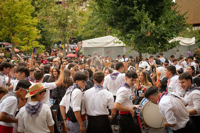 Lehertu da festa-giroa Amurr 35 1755025685563