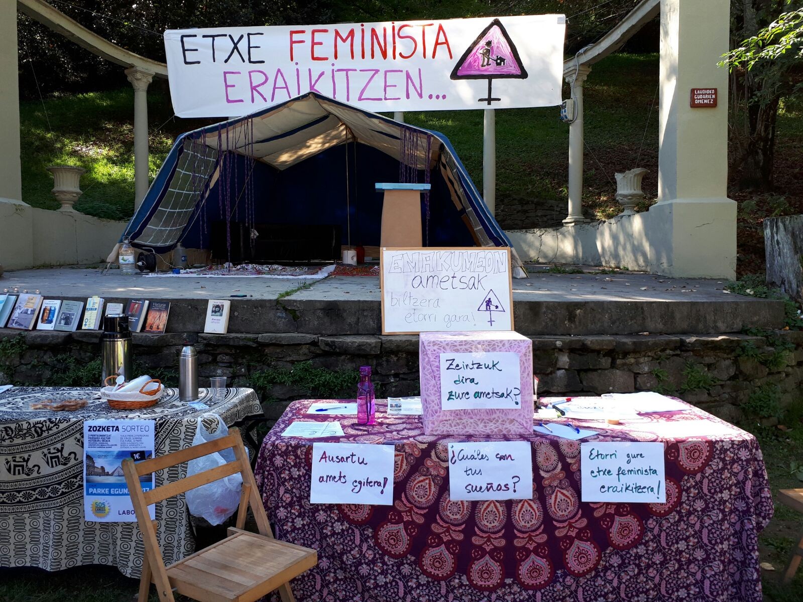 "Etxe Feminista Eraikitzen" ari direla eta, bilera irekia deitu dute biharko
