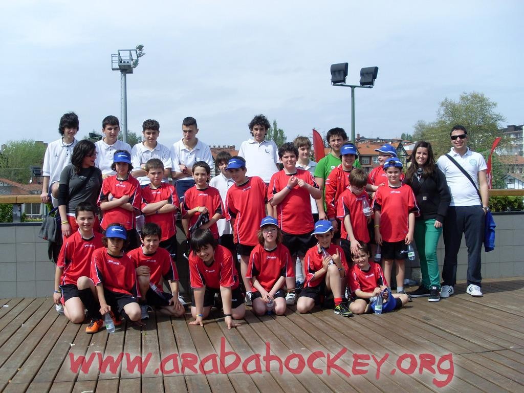 Hirugarren eta bosgarren postuak lortu dituzte eskualdeko hockey taldeek XIII. Gabriel Arias txapelketan 