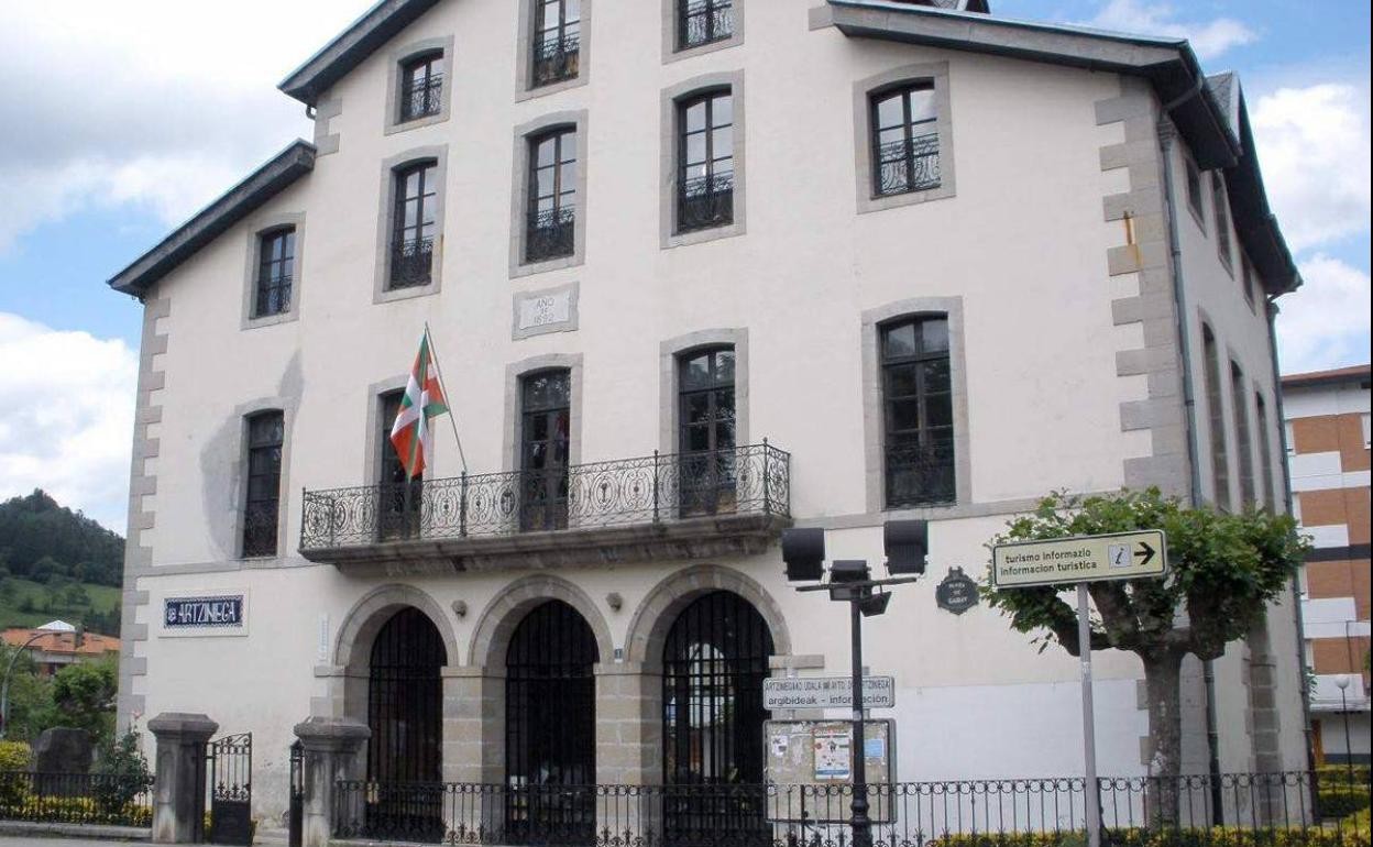Euskararen normalizazioan aurrera egiteko dinamikari jarraipena Artziniegan