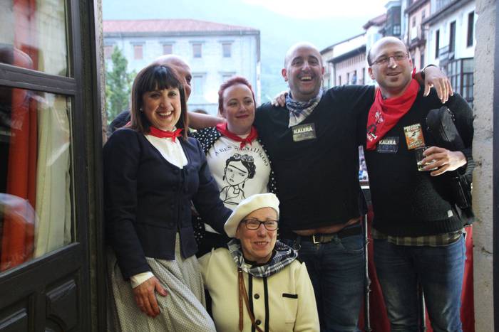 Suziriarekin batera piztu di 26 1525521136527