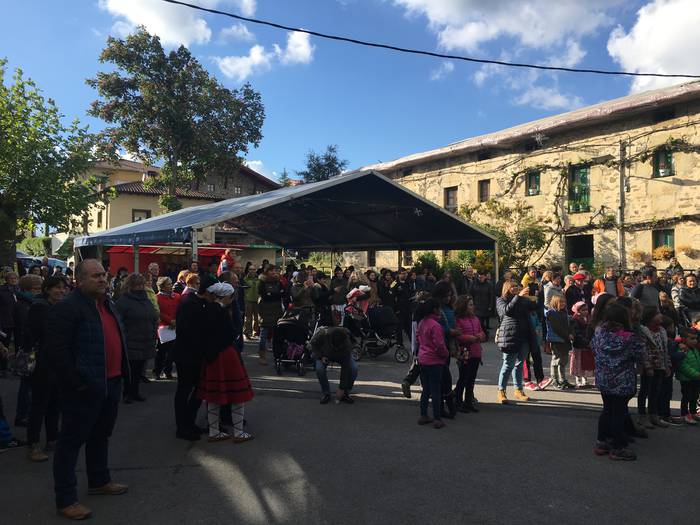 Parekidetasunaren eta euskar 24 1493367530761