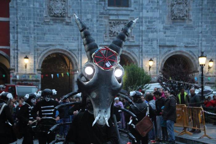 Bihotzaren erreketarekin ama 7 1526280307725