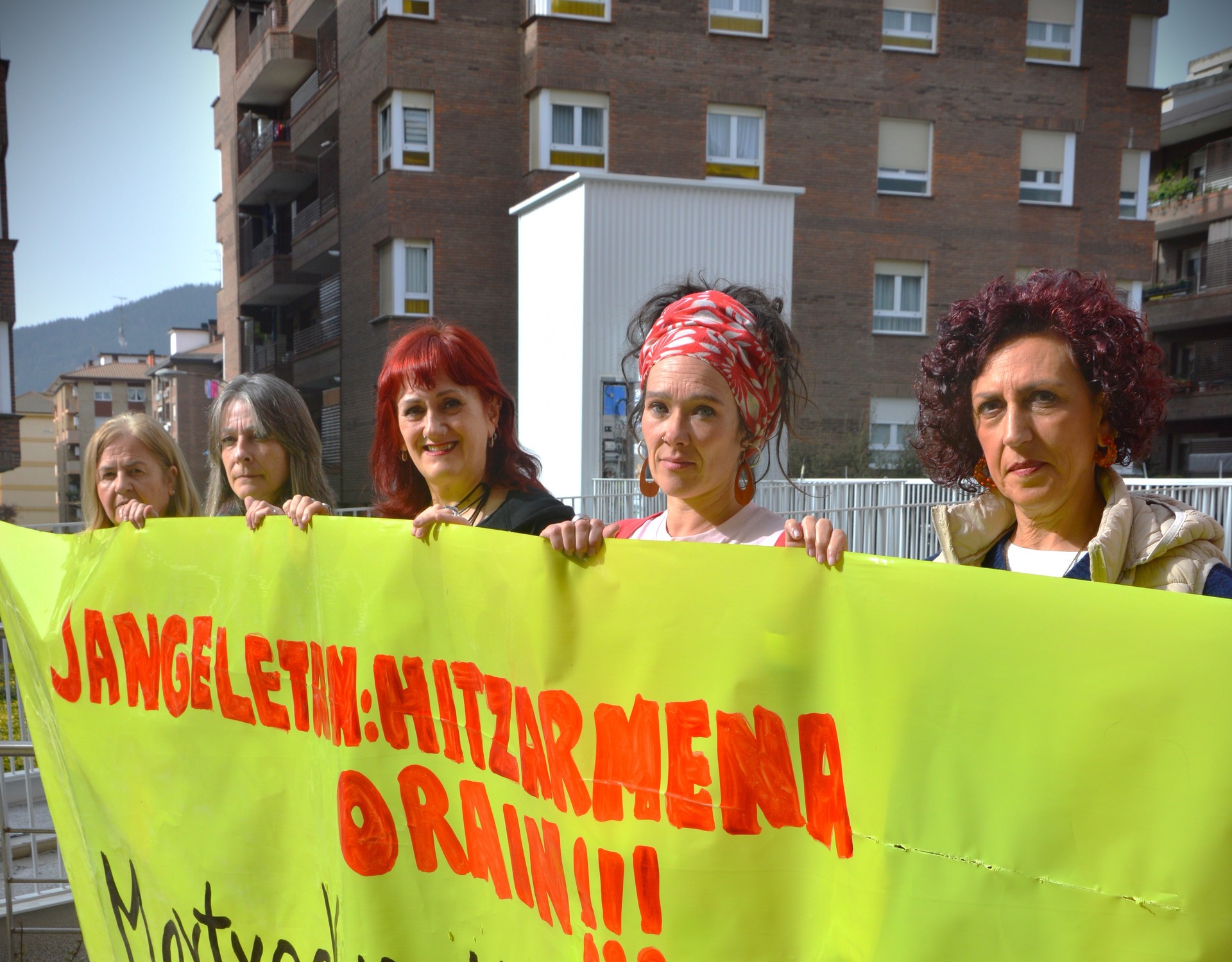"Jantokien zerbitzua prekarioa den bitartean, umeek zerbitzu prekarioa jasoko dute"