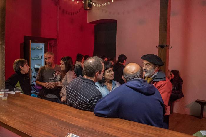 Parez pare zabaldu ditu atea 19 1511891995678