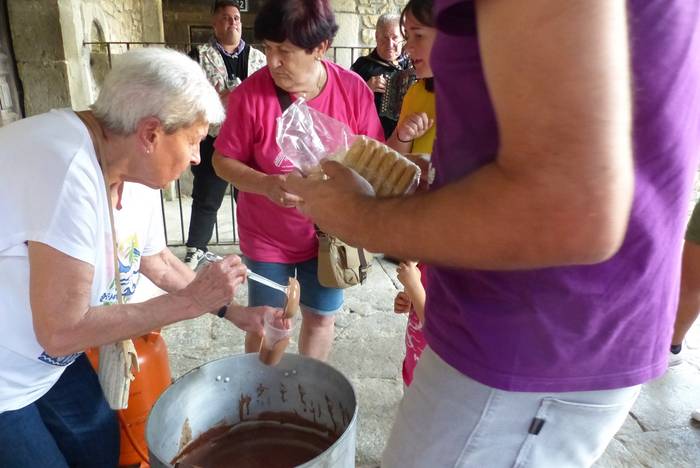 Andra Mari Zuriaren jaiak je 44 1754900951095