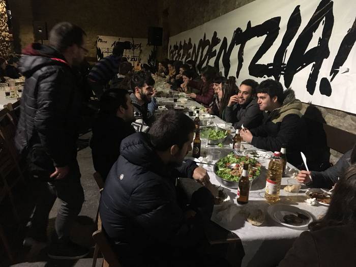 Suaren inguruan plazaratu di 6 1521387721264