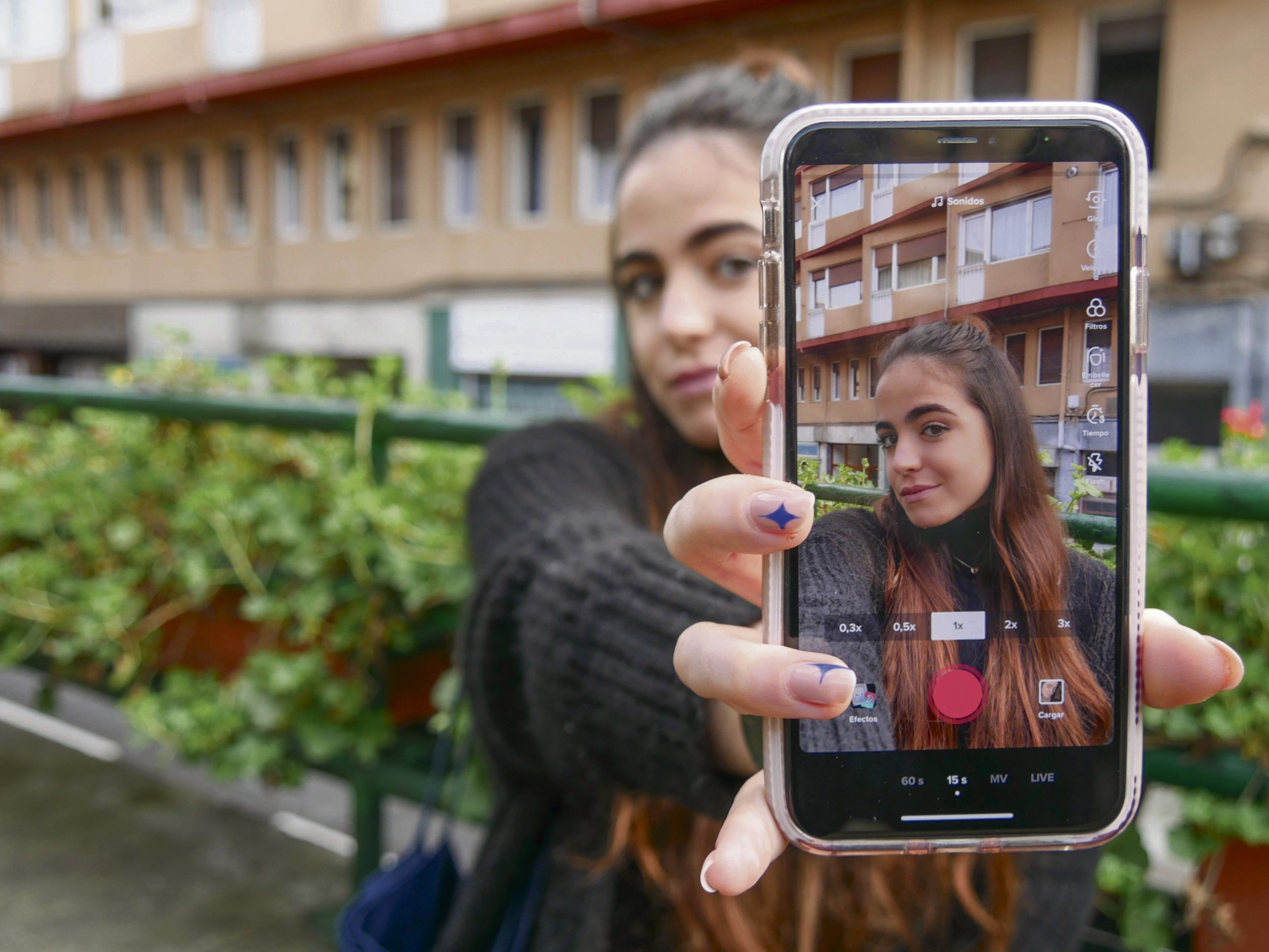“Tiktoken Instagramen baino gehiago erakusten duzu nolakoa zaren”