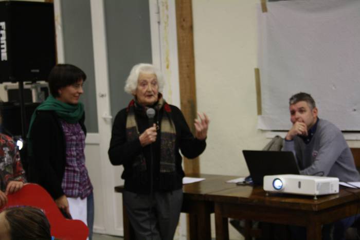 Aiaran ere armairutik atera  21 1511252295628