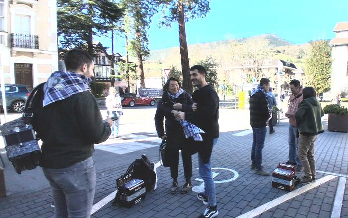 Trikitilari eta panderojole  30 1771782007192