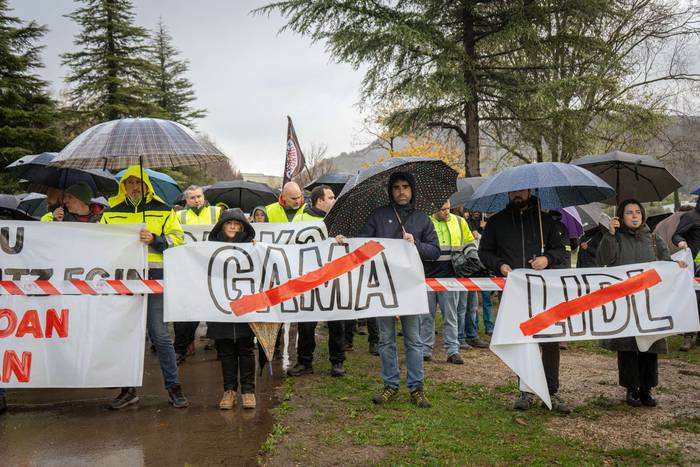 Protesta artean ekin du bide 13 1764159815551