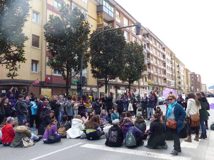 Greba feministaren goizeko t 67 1520512387694