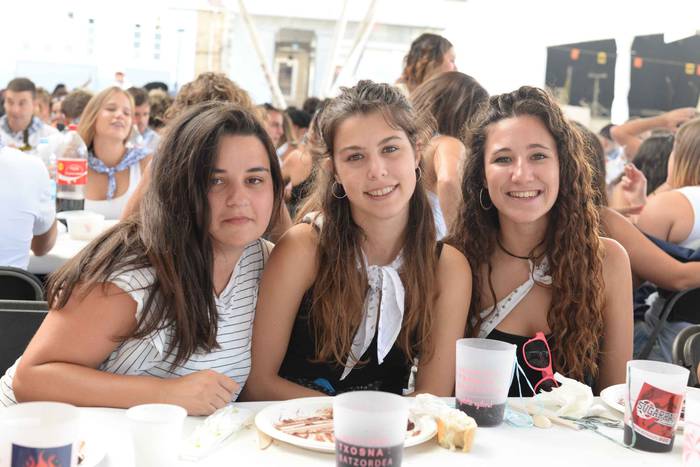 Aldai plaza txiki geratu da  67 1503894330116