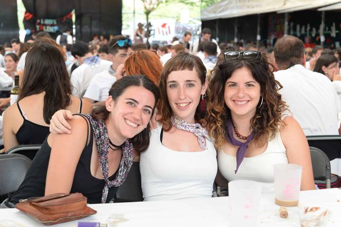 Aldai plaza txiki geratu da  156 1503895345840