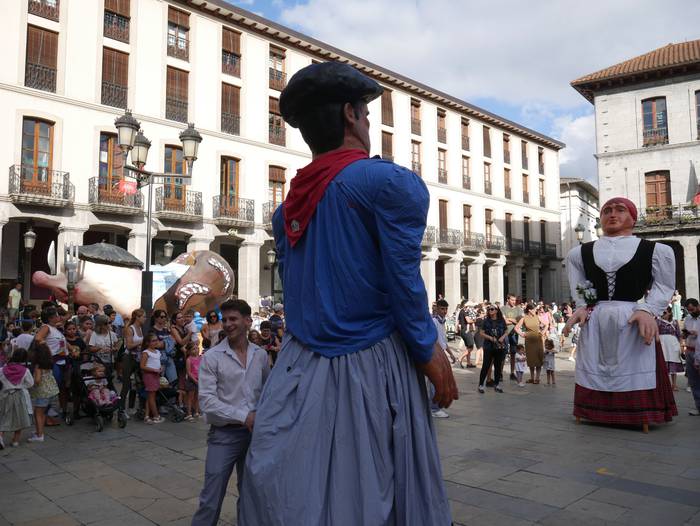 Dantza eta sua uztartu zitue 22 1661604192827